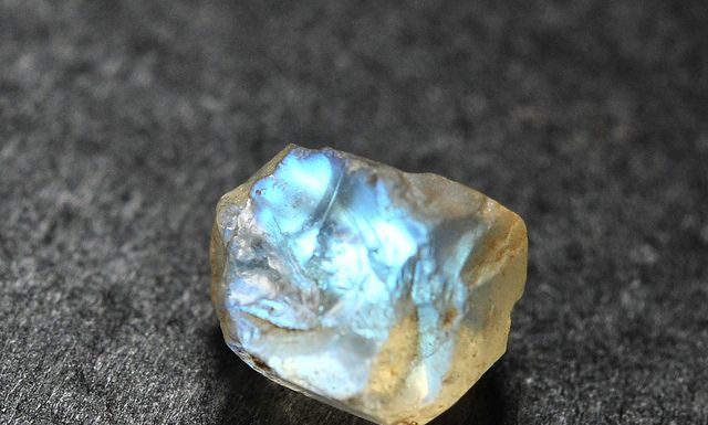 Luxury Jewelry 2017/2018 : Moonstone is a very personal stone. It is a reflection of the person who owns it…