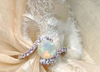 Luxury Jewelry 2017/2018 : Opal Bypass Ring or Engagement Ring Handmade Jewelry