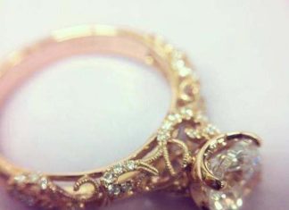 Luxury Jewelry 2017/2018 : ornate old engagement ring