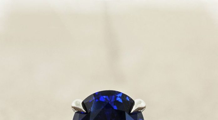 Luxury Jewelry 2017/2018 : Permelia Sapphire