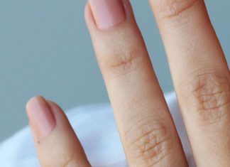 Luxury Jewelry 2017/2018 : Sparkly engagement rings we could look at all day | SillyShinyDiamonds/Etsy…