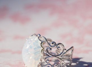 Luxury Jewelry 2017/2018 : This is a romantic adjustable silver plated ring made using a vintage pinfire op…