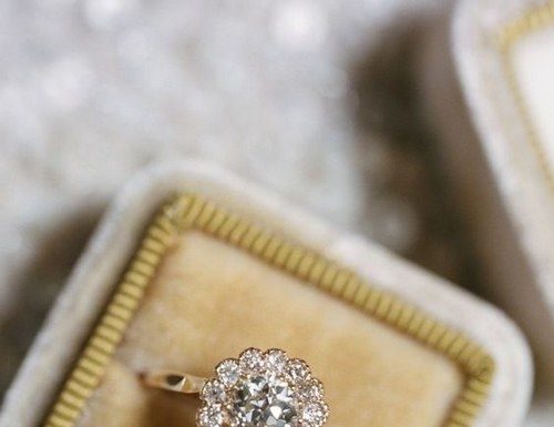 Luxury Jewelry 2017/2018 : Trend We Love: 20 Floral-Inspired Engagement Rings
