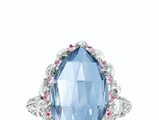 Luxury Jewelry 2017/2018 : UNIQUE FANCY VIVID BLUE DIAMOND, PINK DIAMOND AND DIAMOND RING. Set with a modif…