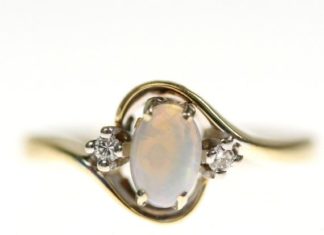 Luxury Jewelry 2017/2018 : Vintage 14k Gold Opal & Diamond Engagement Ring, Wedding via Etsy Love the …