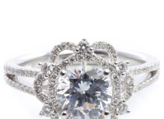 Luxury Jewelry 2017/2018 : Vintage inspired 18K white gold engagment ring containing 98 round brilliant cut…