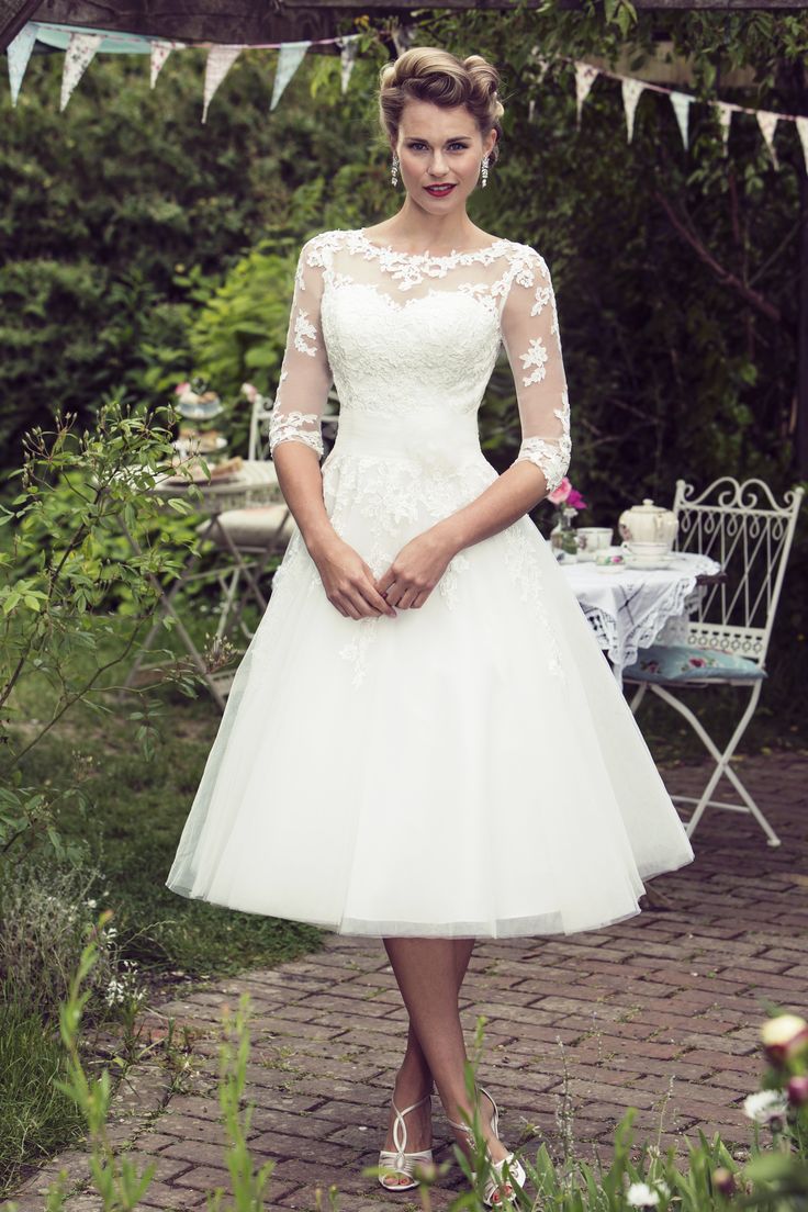 Bonnie - Brighton Belle collection by True Bride brings you this stunning bridal...