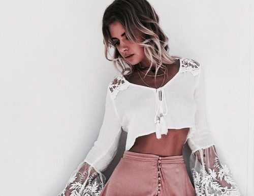 Street Style : shefashionista:
White Boho Bell Blouse