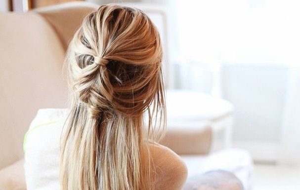 Trendy Hair Style : 20 coiffures cool à faire en moins de 30 secondes