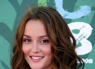 Trendy Hair Style : 8 Party Hairstyles For Wavy Hair