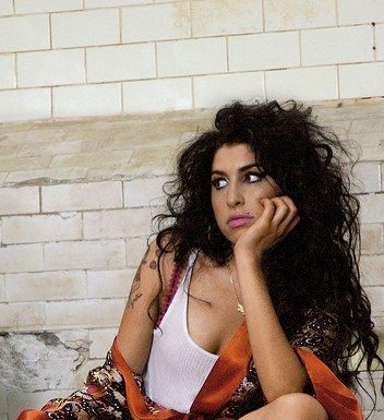 Trendy Hair Style : Amy Winehouse – photo postée par salamanca12 – Amy Winehouse – l’album du fan-club