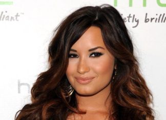 Trendy Hair Style : Demi Lovato Bounces Back at Red Carpet in LBD | Fashion Fame