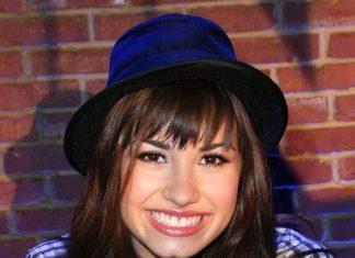 Trendy Hair Style : Demi Lovato: Chestnut Tresses in April 2008…