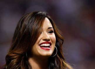 Trendy Hair Style : Demi Lovato in 2011 World Series Game 5 – St Louis Cardinals v Texas Rangers