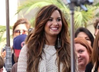 Trendy Hair Style : Demi Lovato Tapes an Appearance For ‘Extra’ at The Grove Celebuzz