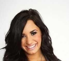 Trendy Hair Style : Do You Like Demi Lovato with BLACK hair or Blonde Highlights??? Poll Results – Demi Lovato