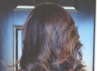 Trendy Hair Style : Figure 8 curls Tools: curling iron and clippies Products: pure abundance style p…