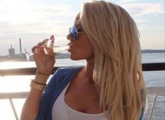 Trendy Hair Style : Hairstyle for Long Hair With different Hairstyle Look