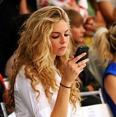 Trendy Hair Style : long long curls…