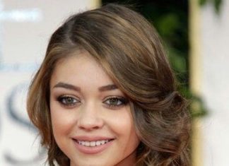 Trendy Hair Style : Loose updo. How gorgeous…