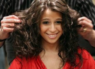 Trendy Hair Style : Perms are coming back, but with softer, looser curls