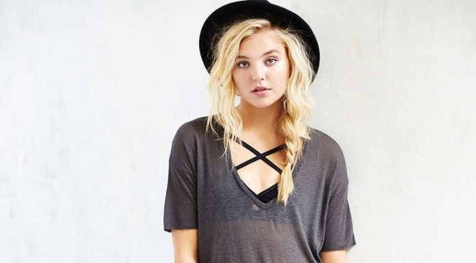 Trendy Hair Style : Silence + Noise Extreme V-Neck Tee – Urban Outfitters