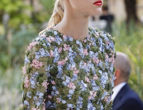 Fashion : 102runway:Giambattista Valli Couture Fall-Winter 2017