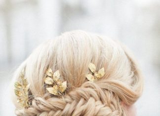 Wedding Hair With Flowers & jewels : 12 Bridal Hairstyles You’ll Want to Copy – photo by Roberta Faccini…