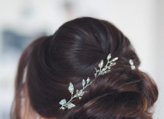 Wedding Hair With Flowers & jewels : Featured Hairstyle: tonyastylist (Tonya Pushkareva) www.instagram.com/tonyastyli…