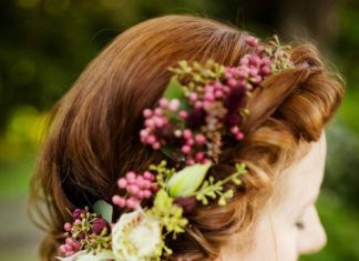 Wedding Hair With Flowers & jewels : Serenity & Rosenquarz-Inspiration am Chiemsee LYDIA KRUMPHOLZ FOTODESIGN www.hoc…