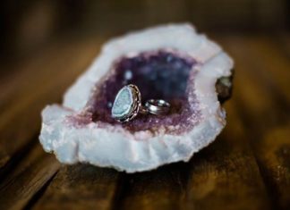 Engagement Rings & Wedding Rings : Agate & Geode Wedding Ideas – Mon Cheri Bridals