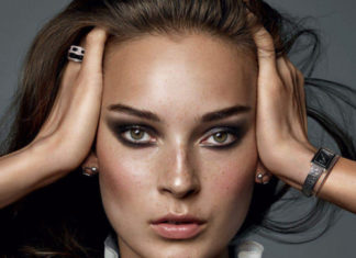 Fashion Editorial : “Clair Obscur”
Julia Bergshoeff by Alique for Vogue…