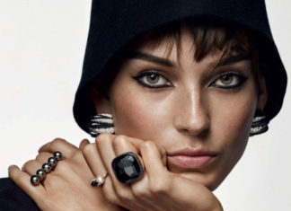 Fashion Editorial : “Clair Obscur”
Julia Bergshoeff by Alique for Vogue…