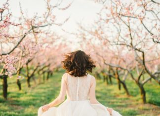 Beautiful Brand Wedding Dresses : A bridal session filled with joy! A Romantic Bridal Session in the Peak of Sprin…
