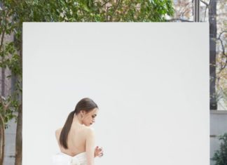 Beautiful Brand Wedding Dresses : Chic Oscar de la Renta wedding dress: www.stylemepretty……