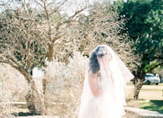 Beautiful Brand Wedding Dresses : Stunning Monique Lhuillier wedding dress: www.stylemepretty… Photography: Fora…