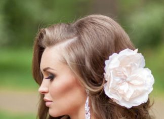 Best Hair Style For Bride : curly bridal hairstyle with blush flower / www.deerpearlflow……