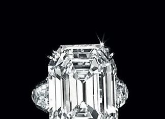 Diamond Rings : A Diamond Ring from The Diana Dollar Knowles Collection – 17.00 carats, F colo…