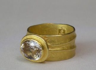Diamond Rings : Alexandra Brachtendorf…