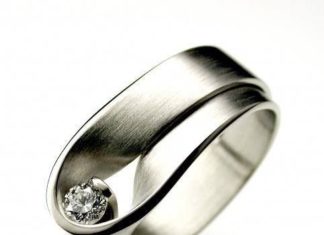 Diamond Rings : Ay, yo quiero uno así, igualito igualito…