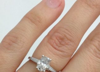 Diamond Rings : BloomingBeautyRin… (213) 222-8868 – A very classic style #EngagementRing with …