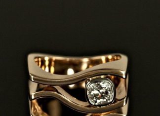 Diamond Rings : Custom Designed Diamond Ring