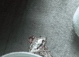 Diamond Rings : Dazzling Engagement Rings ~~ Marquise-Cut Diamond Engagement Ring Intricate scro…