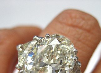 Diamond Rings : Estate Vintage Diamond Engagement Ring…