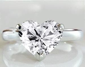 Diamond Rings : I am in love with this heart ring…