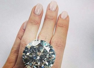 Diamond Rings : I still want to faint every time I lay eyes on this stupendous diamond! repost f…