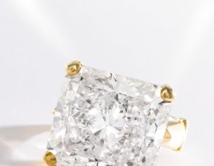 Diamond Rings : Magnificent 18 Karat Gold and #Diamond #Ring – Sotheby’s…