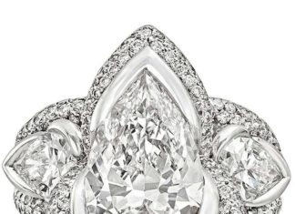 Diamond Rings : Mauboussin 3.05 Carat Pear-Shaped Diamond Ring, Diamond ring, centering on a col…