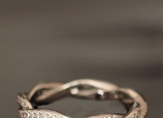 Diamond Rings : pretty wedding band- for work…