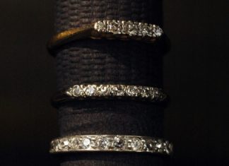 Diamond Rings : Vintage diamond bands (1920s-1960s)…